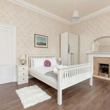 Stylish 3bedrm City Centre Edimburgo