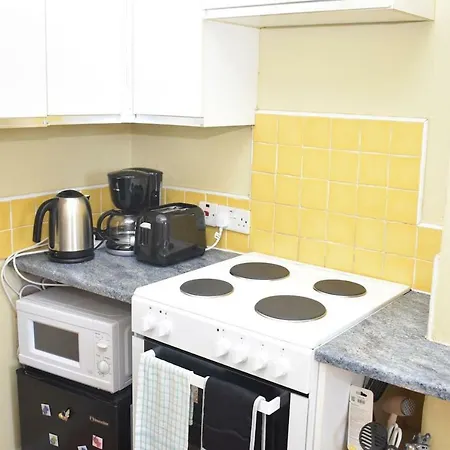 Convenient 2br 15 Minutes From Princes Street