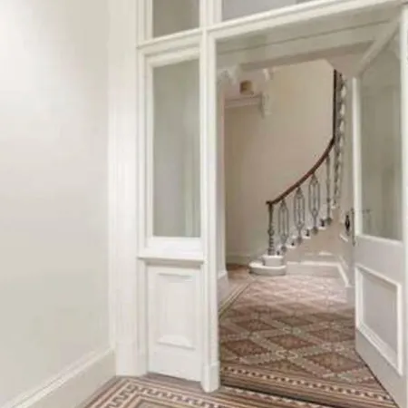Apartment Elegant 2bed Apt 10 Mins From Haymarket Station *