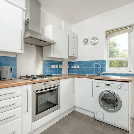 Great Location! Heart Of New Town 2-bedrm Apt Edynburg