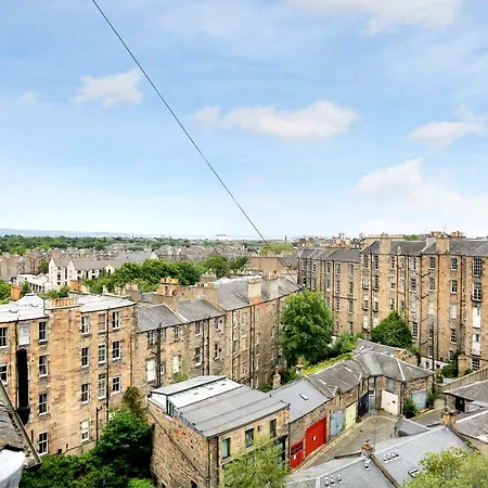 The New Town Off Drummond Place