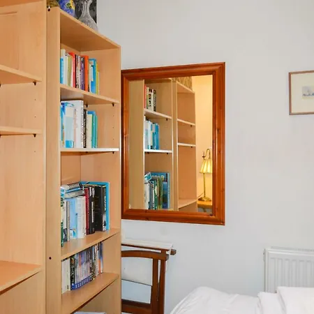 Cosy 2 Bedroom *