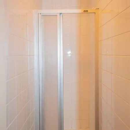 Cosy 2 Bedroom Apartament *