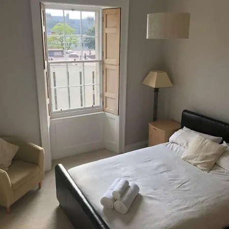 2 Bedroom Flat In The Centre Of Stockbridge Édimbourg