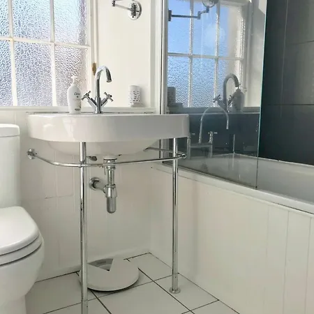 Appartement 2 Bedroom Flat In The Centre Of Stockbridge Édimbourg