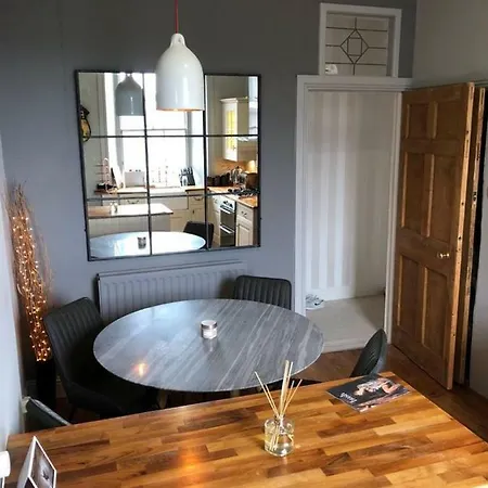 2 Bedroom Flat In The Centre Of Stockbridge Édimbourg
