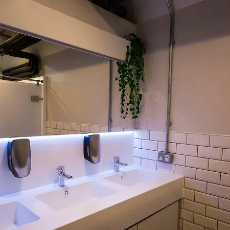 Code Pod - The Court - Hostel