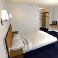 Travelodge Cameron Toll 3*