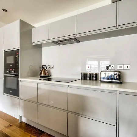 Appartamento Modern 1br In By Guestready