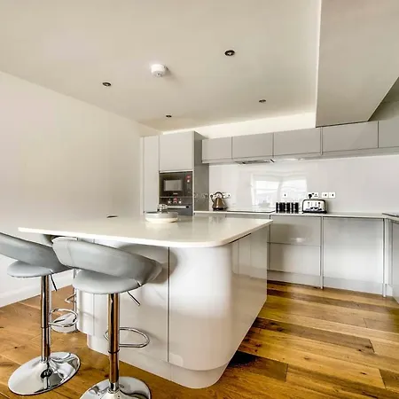 Modern 1br In By Guestready Edinburgh