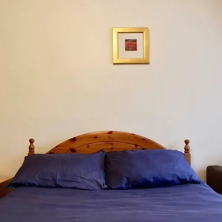 Charming Traditional Top Floor Haymarket Flat إدنبرة