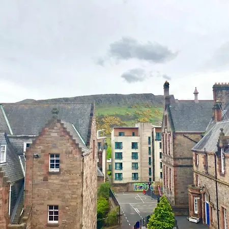 Royal Mile + Balcony * Edinburgh