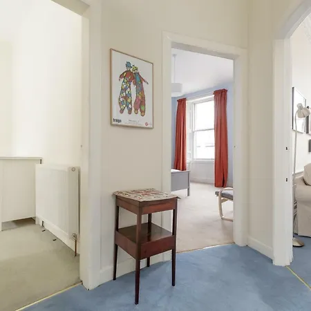 Lovely City Centre Georgian 2bedrm Apt Appartement *