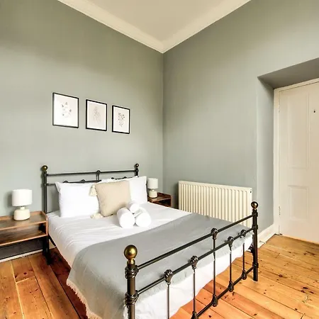 Apartment 2 Bed West End In Citycentre *