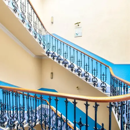 Apartment 2 Bed West End In Citycentre