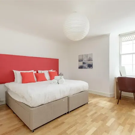 Altido Elegant Ground-floor 3bed New Town Apt With Garden Διαμέρισμα *