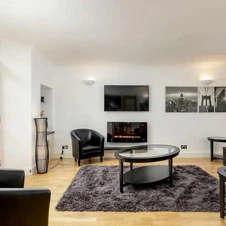 Διαμέρισμα Altido Elegant Ground-floor 3bed New Town Apt With Garden *