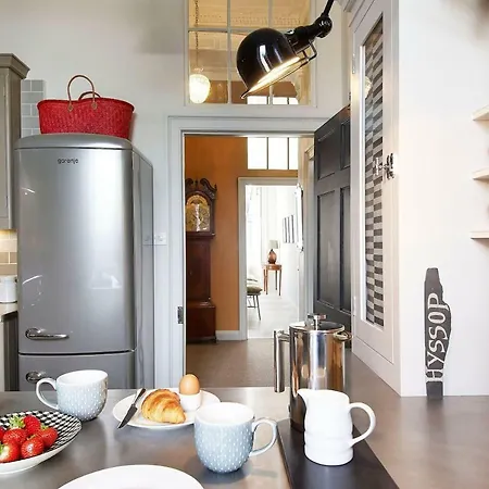 The Art House At The New Town Appartement