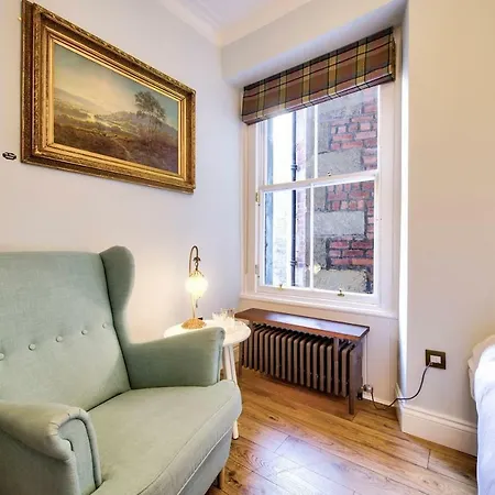 Apartment Royal Mile Next To The Castle *