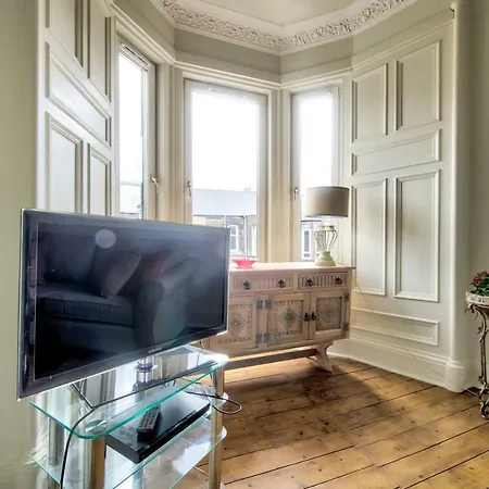 Διαμέρισμα Homely 1br Flat In By Guestready