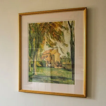 Διαμέρισμα Homely 1br Flat In By Guestready *