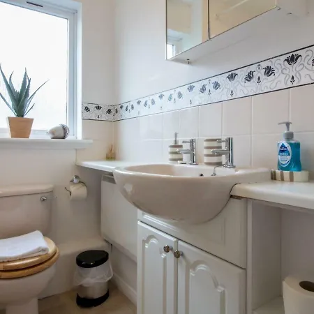 Bright & Tranquil Near Centre With Free Parking! Apartment Edinburgh