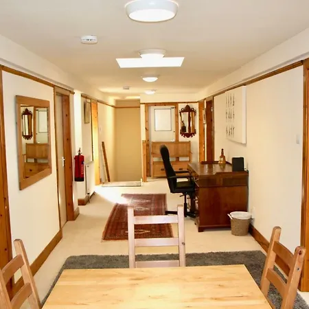 Homely 3 Bedroom Flat With Castle Views Διαμέρισμα Εδιμβούργο