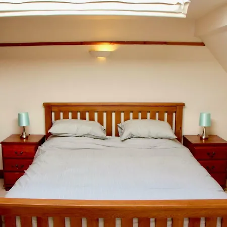 Homely 3 Bedroom Flat With Castle Views Διαμέρισμα