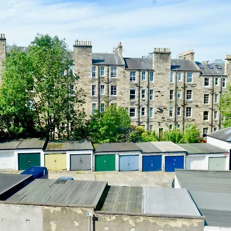 Sophisticated In Heart Of Comely Bank Apartment Edinburgh