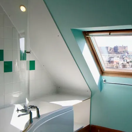 Homely 3 Bedroom Flat With Castle Views Εδιμβούργο