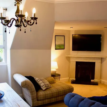 Stylish 2 Bedroom Flat In Heart Of The West End Edinburgh