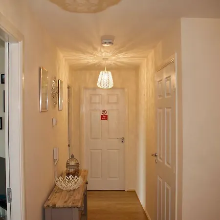 Central 1 Bedroom Homely Flat Apartamento