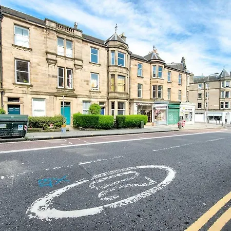 Homey 2br Flat In By Guestready Apartment