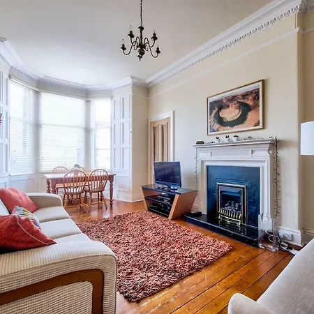 Homey 2br Flat In By Guestready *