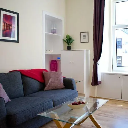 شقة Fantastic 2 Bedroom Holyrood