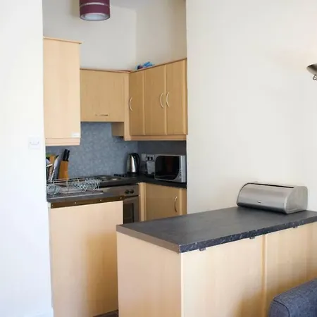 Fantastic 2 Bedroom Holyrood شقة *