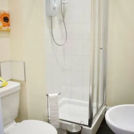 Fantastic 2 Bedroom Holyrood شقة إدنبرة