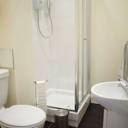 شقة Fantastic 2 Bedroom Holyrood *