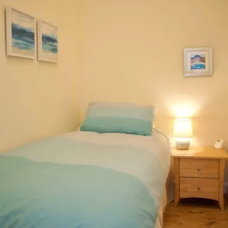 Fantastic 2 Bedroom Holyrood * إدنبرة