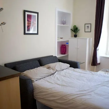 Fantastic 2 Bedroom Holyrood