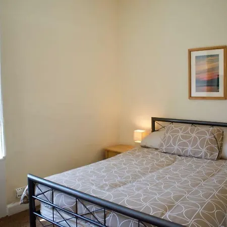 Fantastic 2 Bedroom Holyrood * إدنبرة
