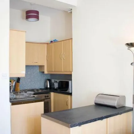 شقة Fantastic 2 Bedroom Holyrood