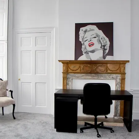 Luxury 5 Bedroom Central Flat With Castle Views Daire *
