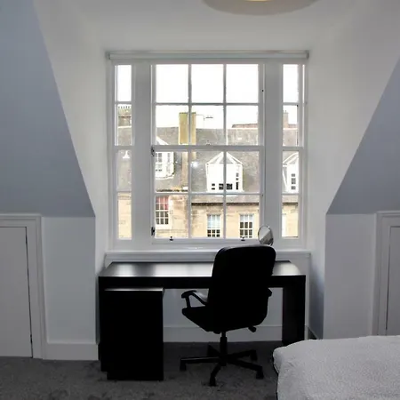 Luxury 5 Bedroom Central Flat With Castle Views Daire