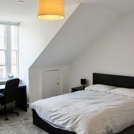 Luxury 5 Bedroom Central Flat With Castle Views Daire Edinburgh