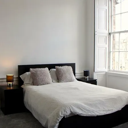 Luxury 5 Bedroom Central Flat With Castle Views Daire
