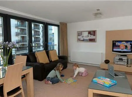 Apartahotel Fountain Court - Eq2