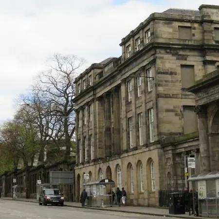 Princes Street Apartahotel 4*