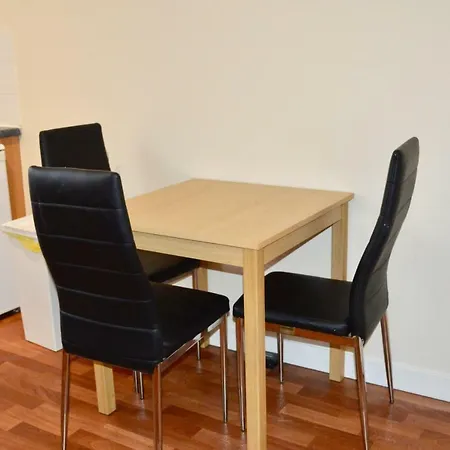 Stylish Central 3 Bedroom *