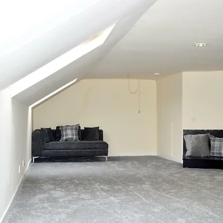 Stylish Central 3 Bedroom *
